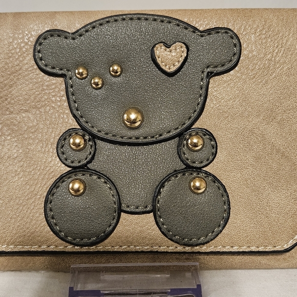 Teddy Bear with Round Gold Studs Wristlet - NWOT - Picture 5 of 6